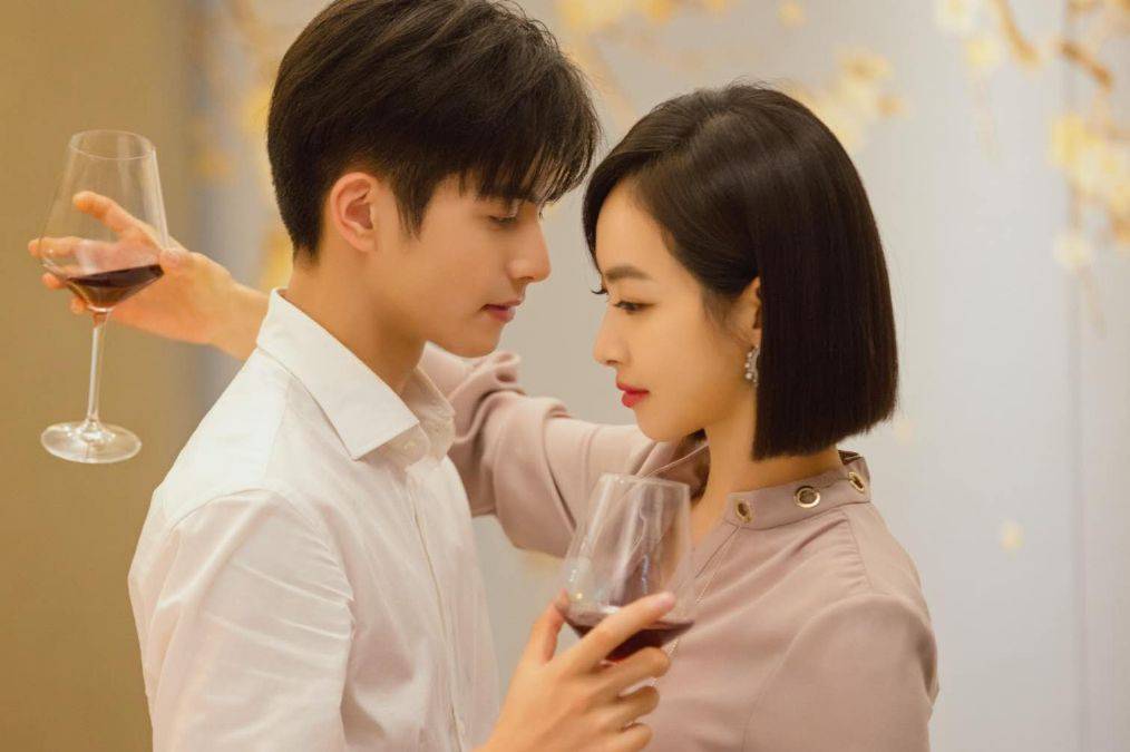 原创金鹰奖top5赵丽颖王一博遥遥领先杨幂易烊千玺位居第三