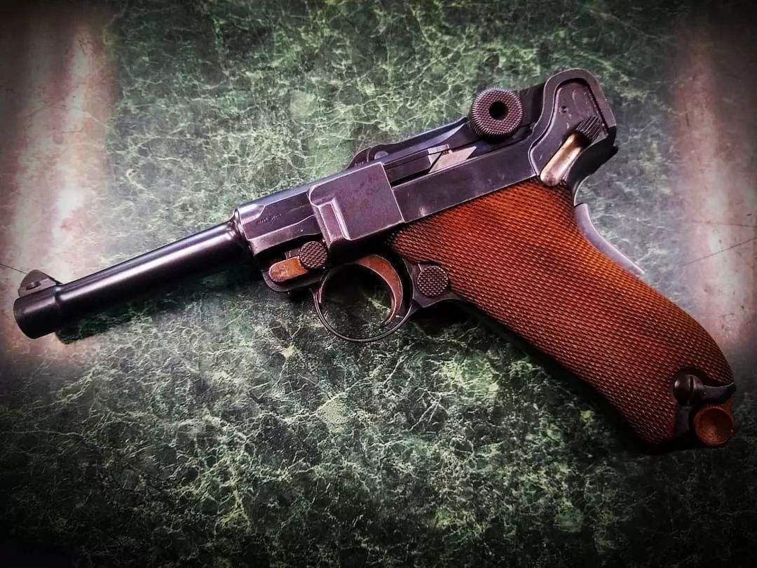 鲁格p08,美国士兵争相抢夺,日本的"山寨版"模仿了个寂寞