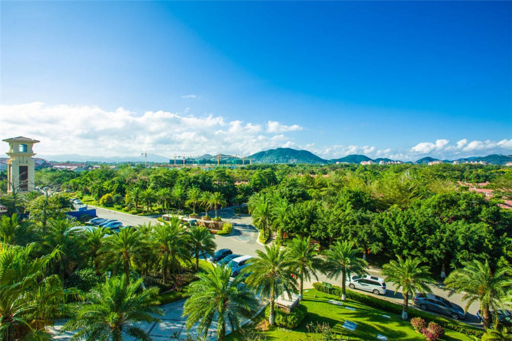 海南北纬18陵水好房引荐温暖的气候清澈见底的海