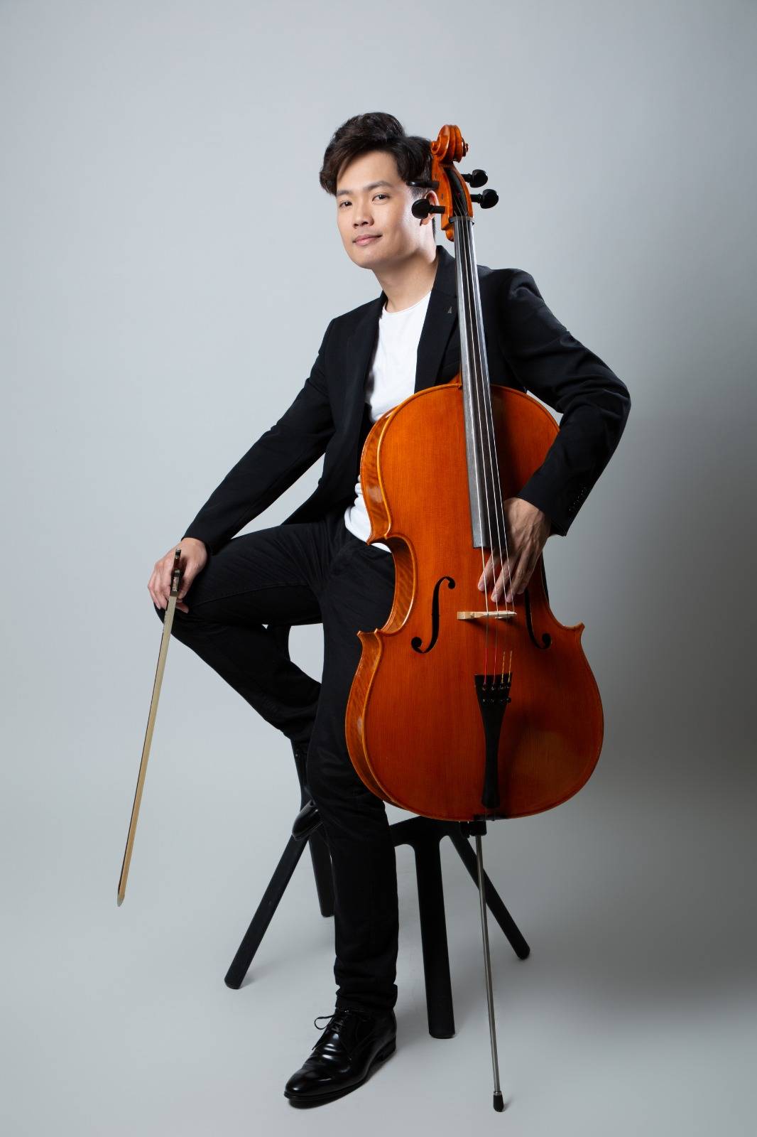 廖偲婕携手12位音乐家公益打造弦乐现代版红日