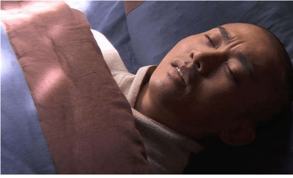 原创唐僧病得蹊跷老鼠精行为诡异他俩之间有什么秘密