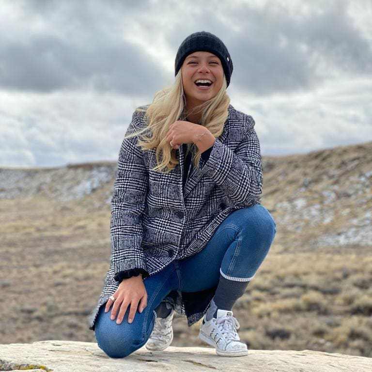 组图:奥地利美女爱打高尔夫 金牌 肤色相得益彰