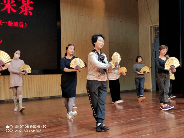 省楚劇名家彭青蓮老師應邀來陽新採茶戲傳承中心傳藝