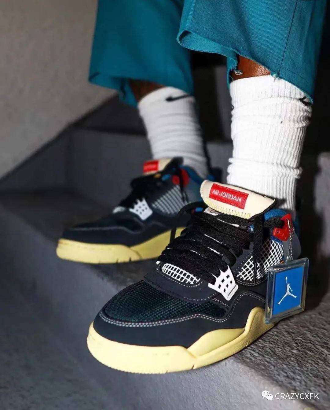 尼克杨上脚unionlaxairjordan4retrospoffnoir蓝黑球鞋dc9533001
