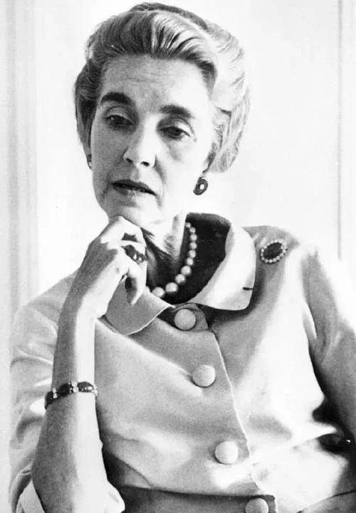 她20亿家产,计划用一生挥霍完,完美做到"人死钱花完"_芭芭拉·赫顿