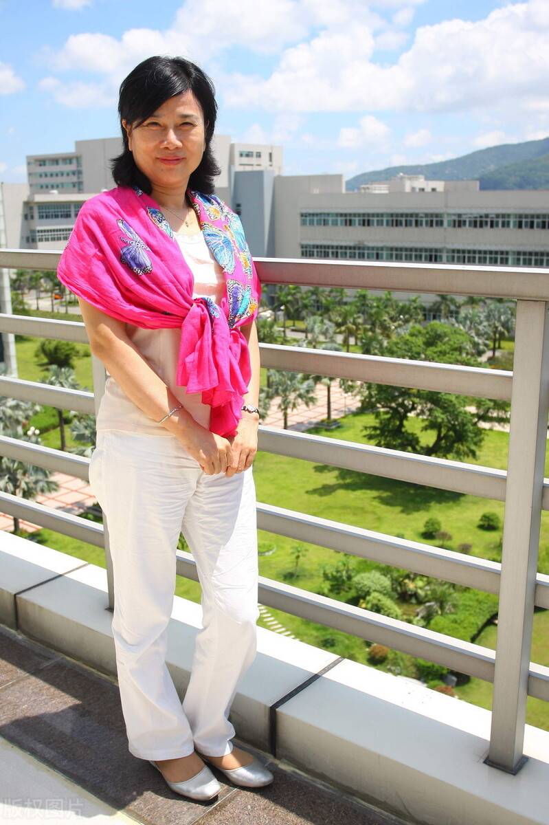 这3女人一个比一个强丈夫突然去世她成总裁她撑起百亿企业