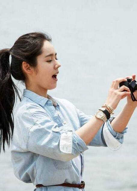 天然美女韩佳人 二胎后亮相美貌气质依旧