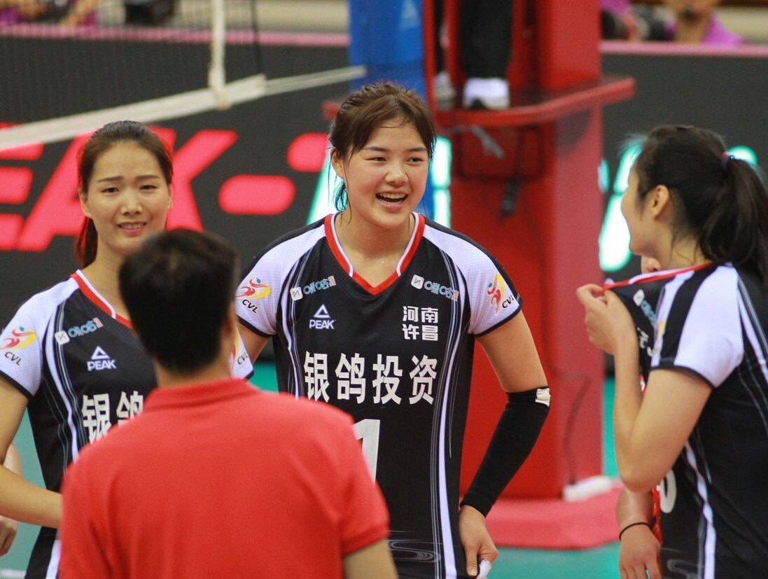 恒大女排翻盘送河南三连败 李伟伟改接应难救朱婷旧主