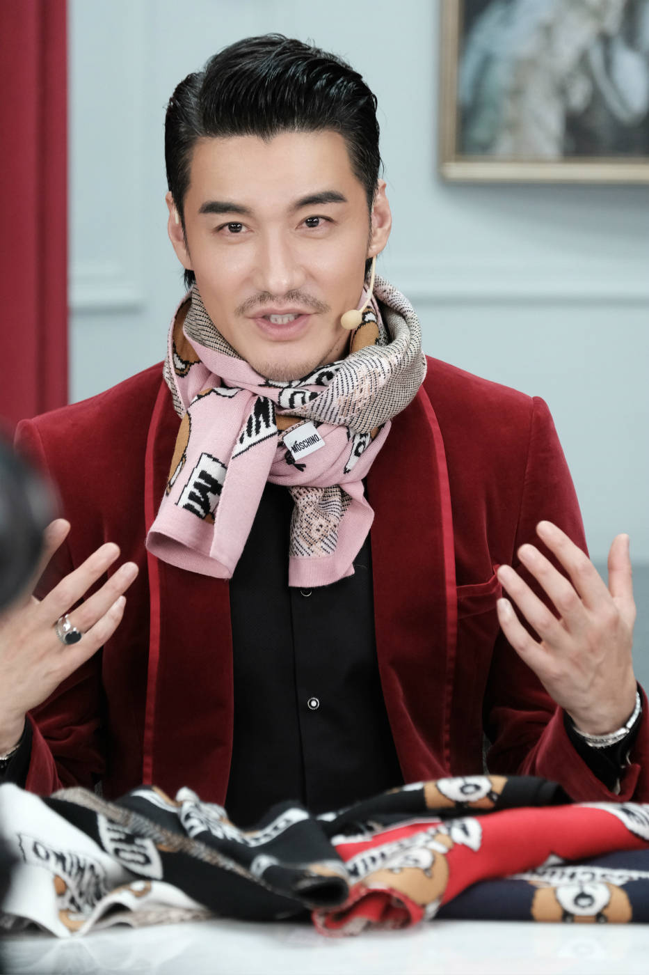 胡兵元气"开舱"高能种草 毛戈平助阵贡献直播首秀