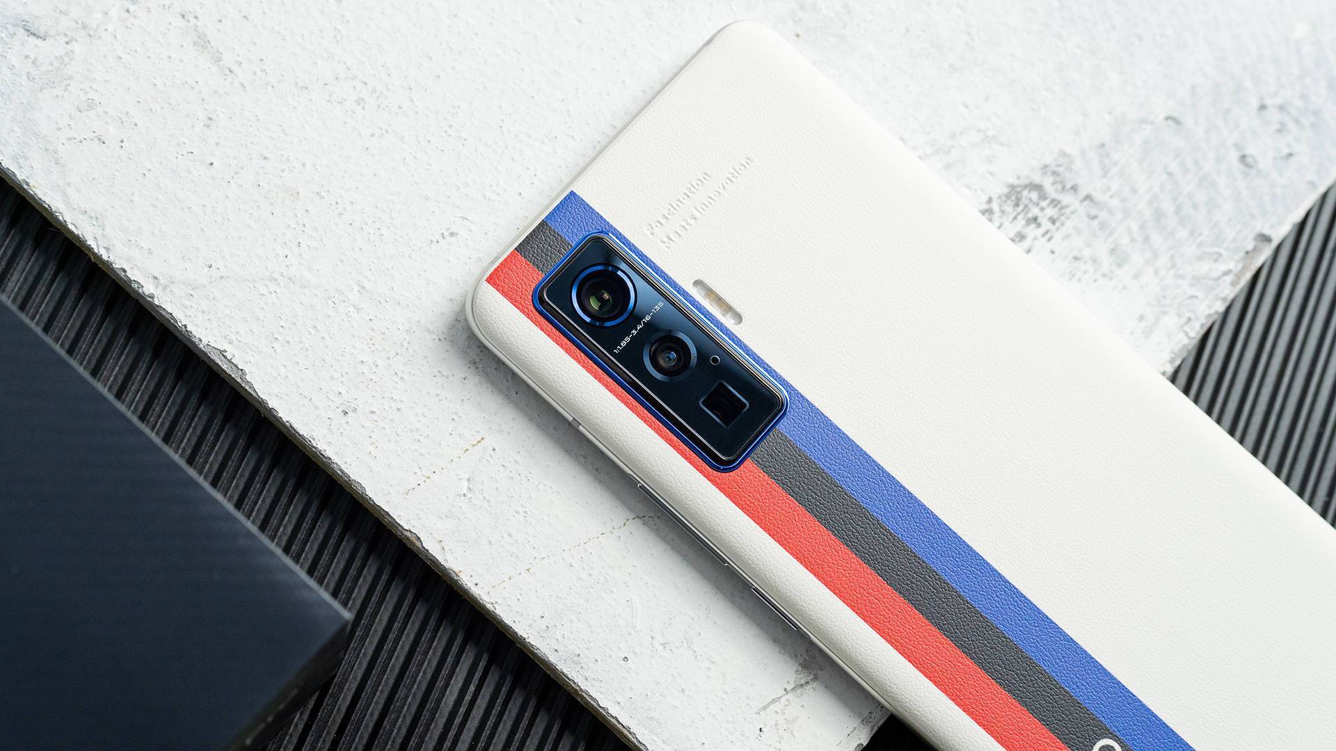 iqoo5pro图赏颜值实力派产品中的标杆机型