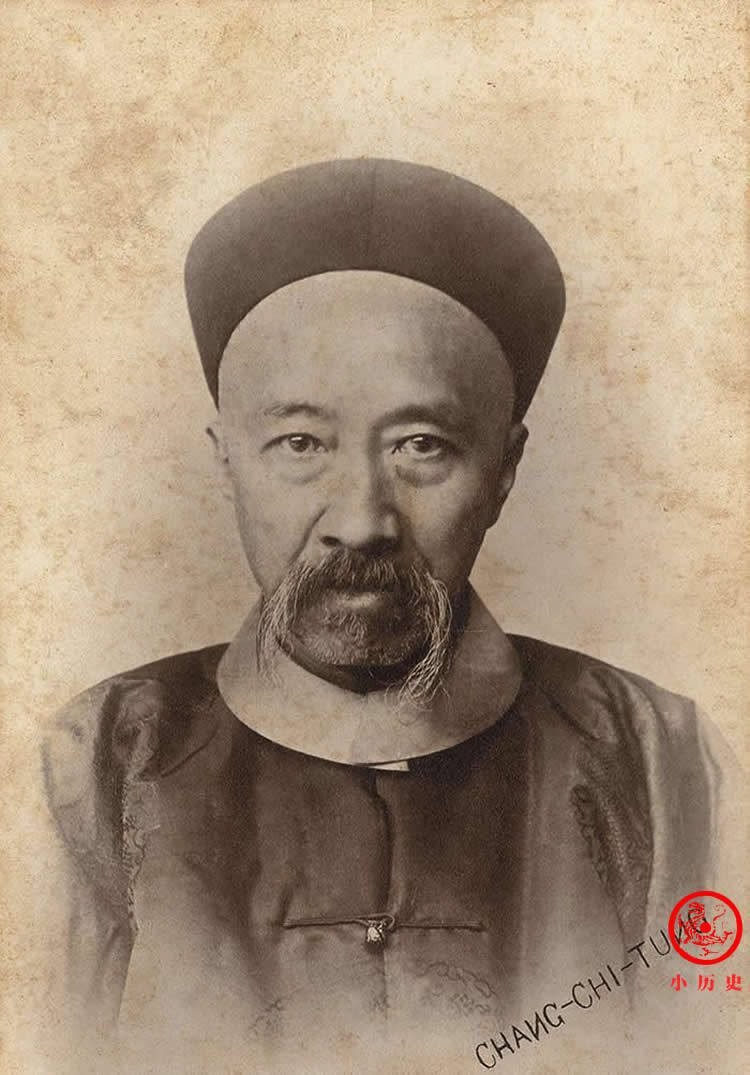 1896年,文華殿大學士李鴻章奉慈禧太后之命出訪歐美各國,成為清朝第一