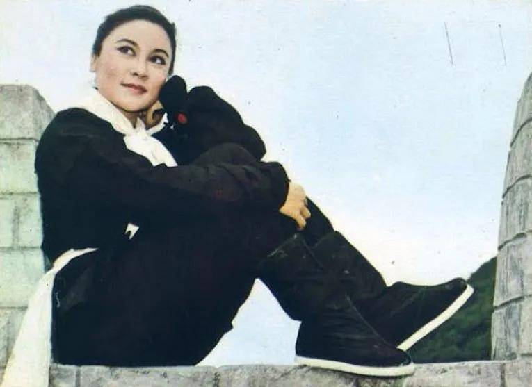 上官灵凤:大导演胡金铨一手捧红的武侠影后,比林青霞早一个时代