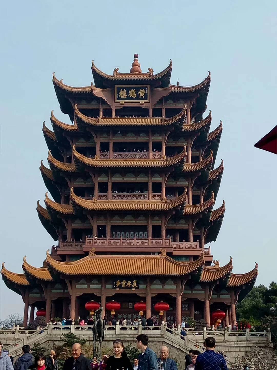 正值国庆又和中秋节一起过,来武汉游玩的朋友们一定要来一次黄鹤楼