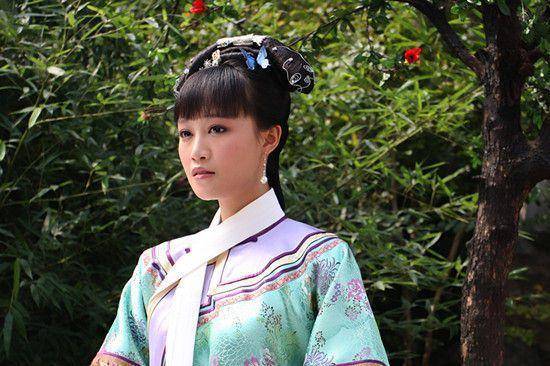 甄嬛传浣碧作为一个丫鬟为什么敢对安陵容发脾气和甩脸子