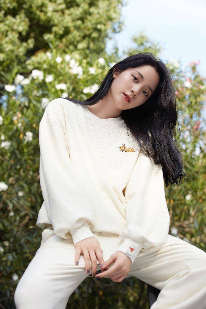 原创中国台湾艺人欧阳娜娜央视歌唱《我的祖国》,中国青年艺人楷模