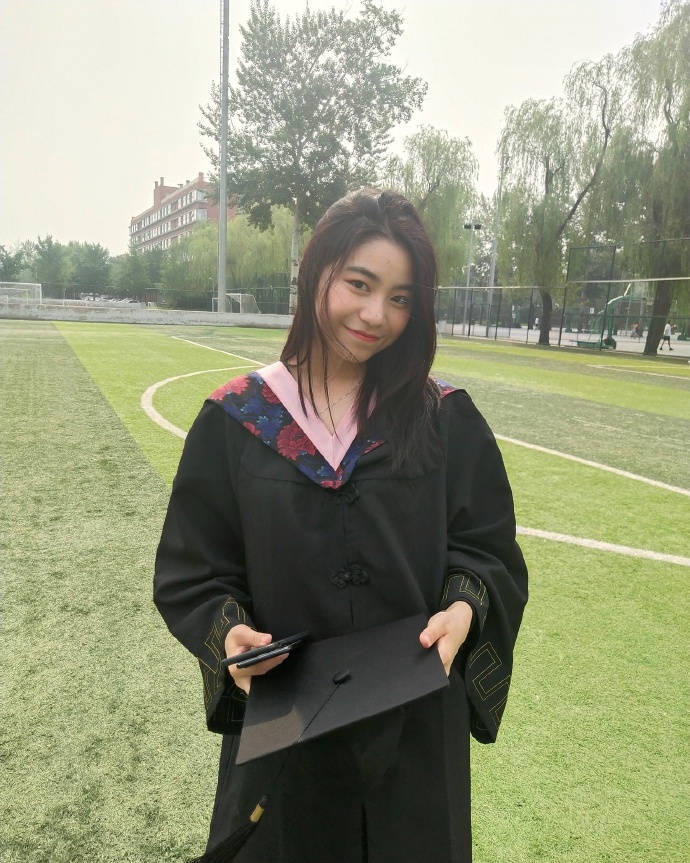 原创奥运冠军刘蕙瑕晒毕业照与运动员时期大不同颜值很漂亮