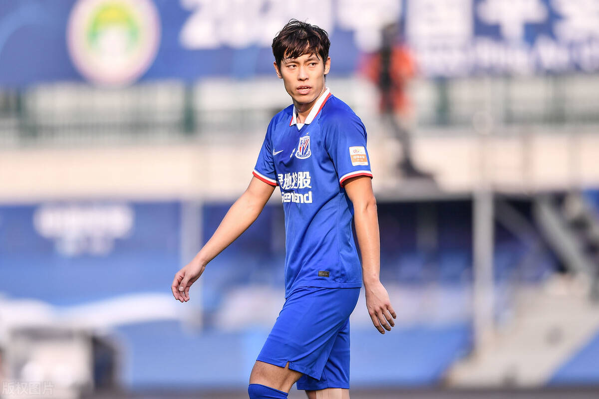 本赛季在申花最困难的时刻,崔康熙一个无心插柳的安排,让毕津浩在中锋