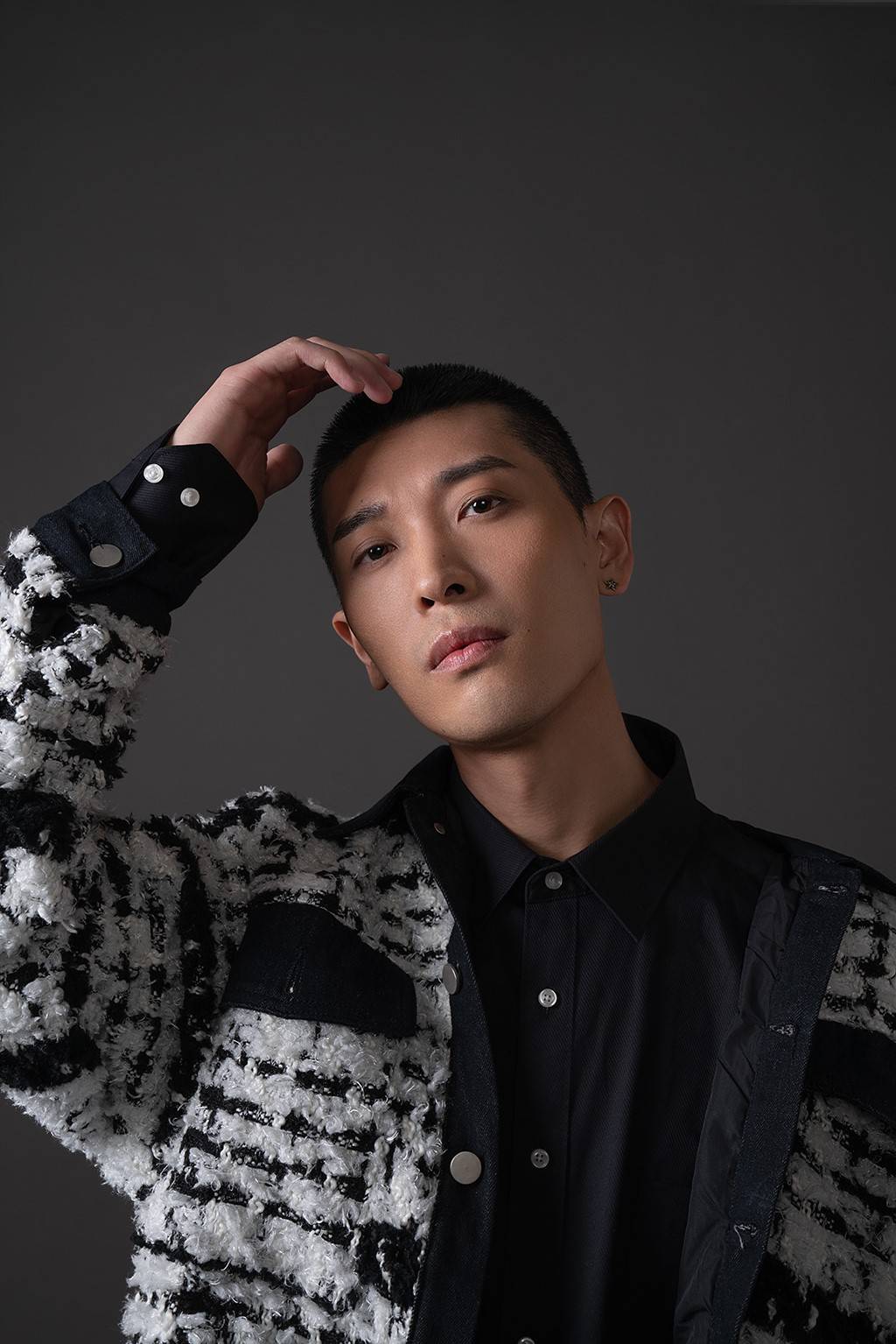 (10月8日15:00,歌手张赫宣将担任面试官在线直播考核选手)