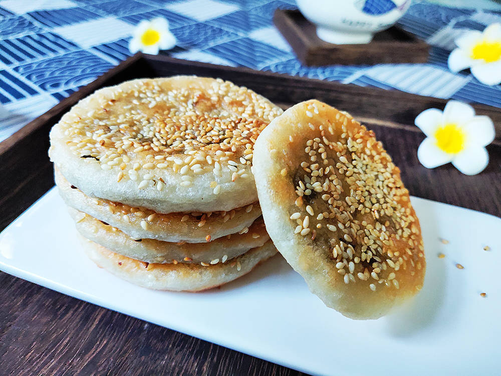 之前开了一袋糯米粉,没有用完,怕放太久了坏掉,就寻思煎饼吃,本来想煎