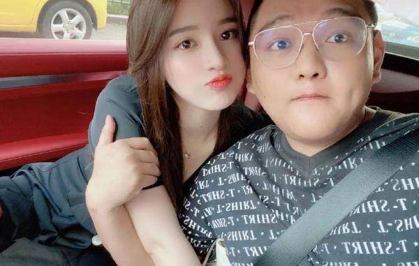 女神变"舔狗"?颜值主播被榜一富豪甩掉,聊天记录公开网友炸锅