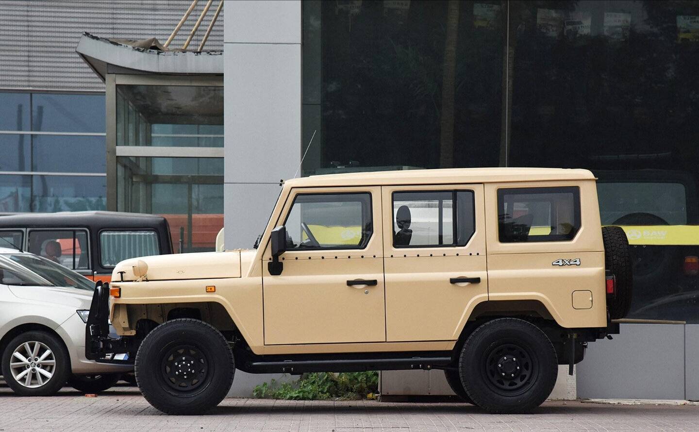 国民情怀越野车bj212硬顶88万15t国六四驱这次会火吗