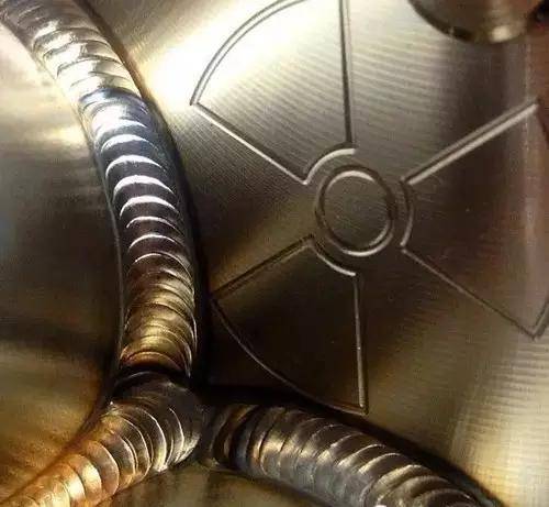 焊缝的接头后焊焊缝与先焊焊缝的连接处称为焊缝接头.