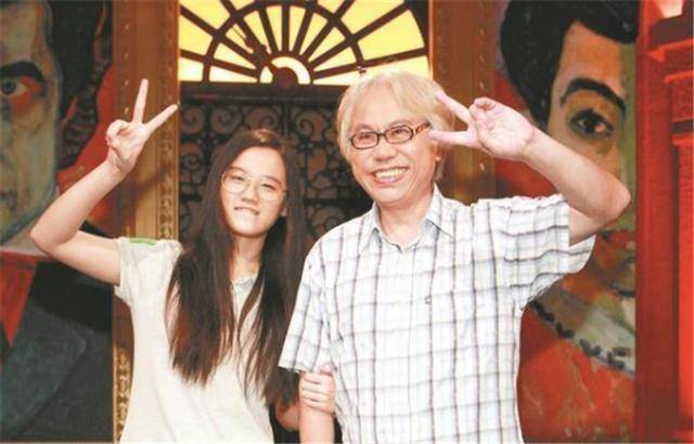7年前,台湾57岁作词人李坤城与17岁女孩相恋,两人现今如何?
