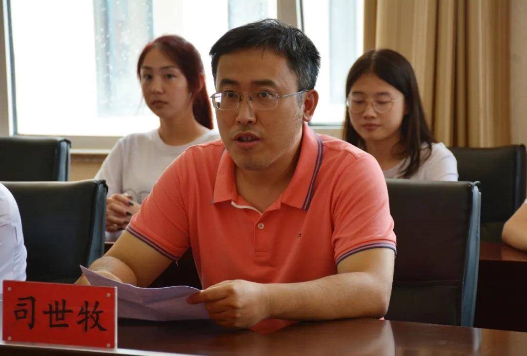 青岛即墨区通济学校董事长仇兆兵参加教育实践基地落户揭牌仪式