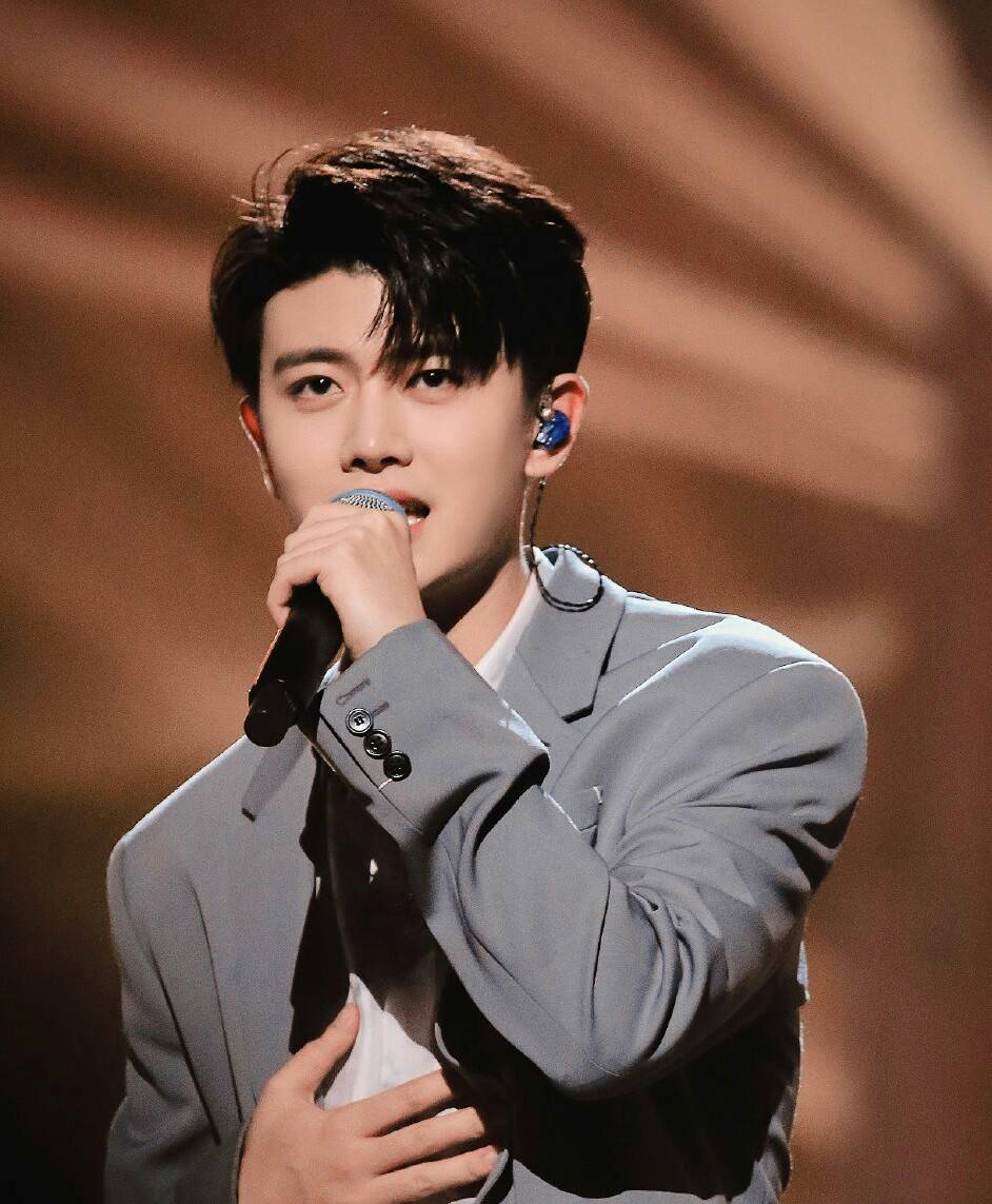 一任千面任嘉伦,独一无二周生辰,一生一世俏嘉人_手机搜狐网