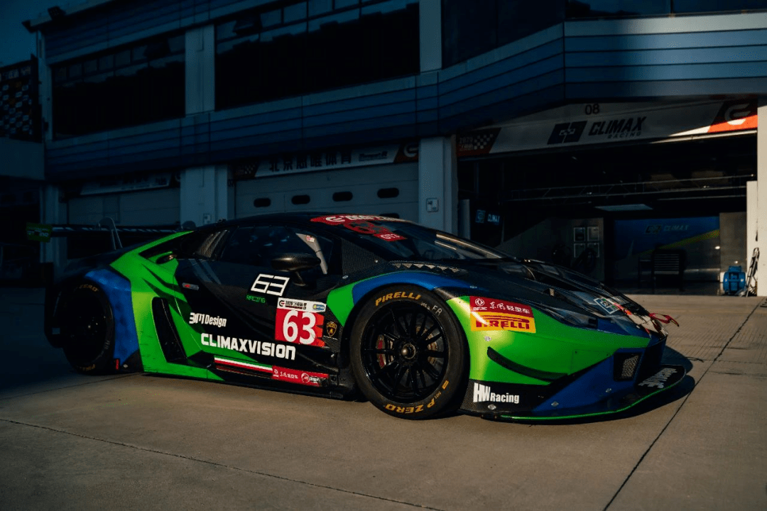 climaxracing极点赛车蛮牛出击首战告捷展现强大实力