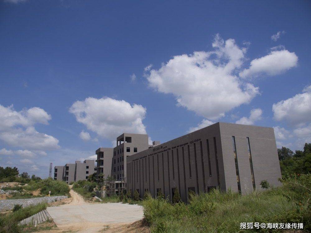 华光学院迎接新生——带您空中游览我们与众不同,我们不一样!