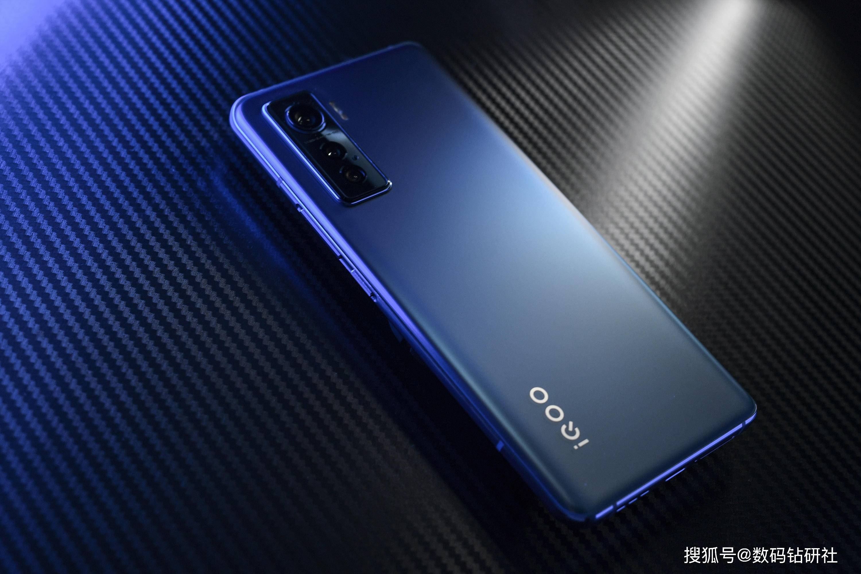 最强水桶机iqoo 5综合表现过于出色,4000价位无出其右