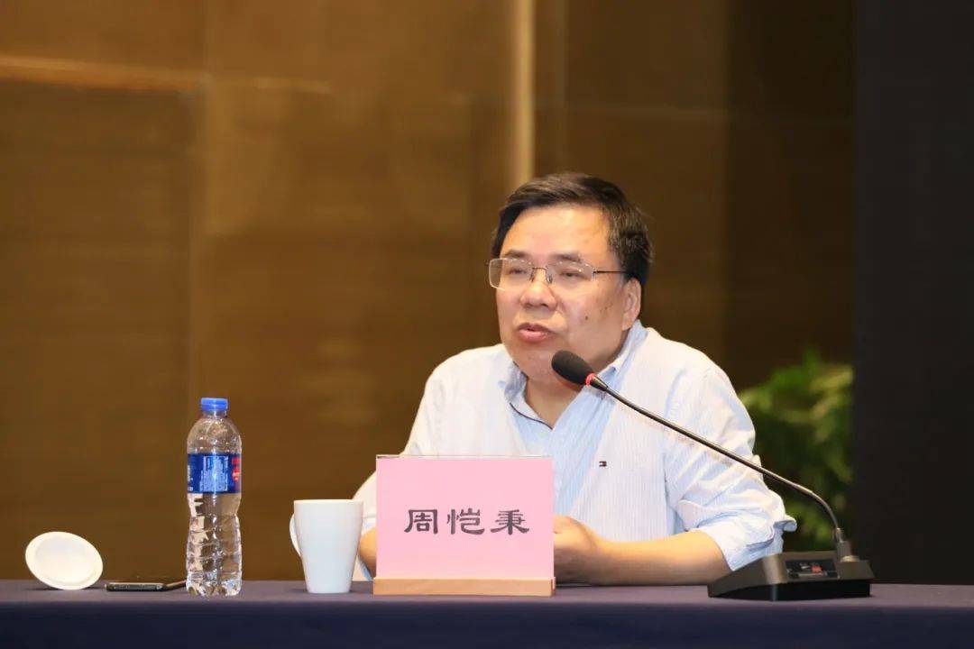 周恺秉导师是中国投资发展促进会副会长,杭州市高科技风险投资有限