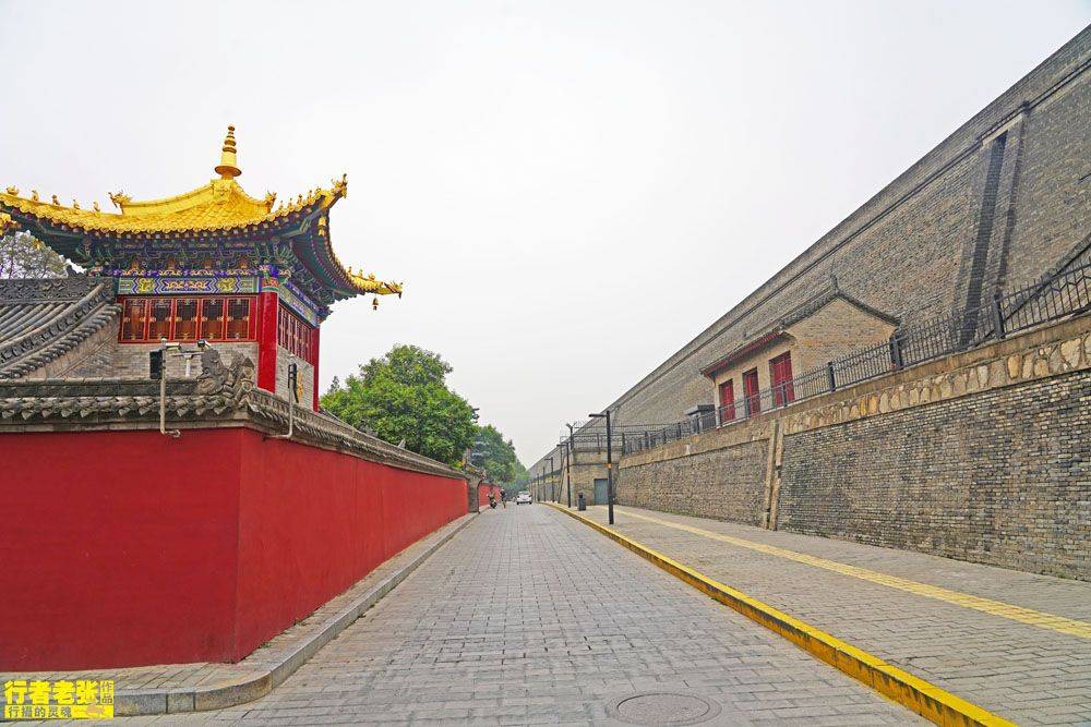 寺院,道觀等宗教古建築也很多,佛教寺廟常見,不過在西安,藏傳佛教寺廟