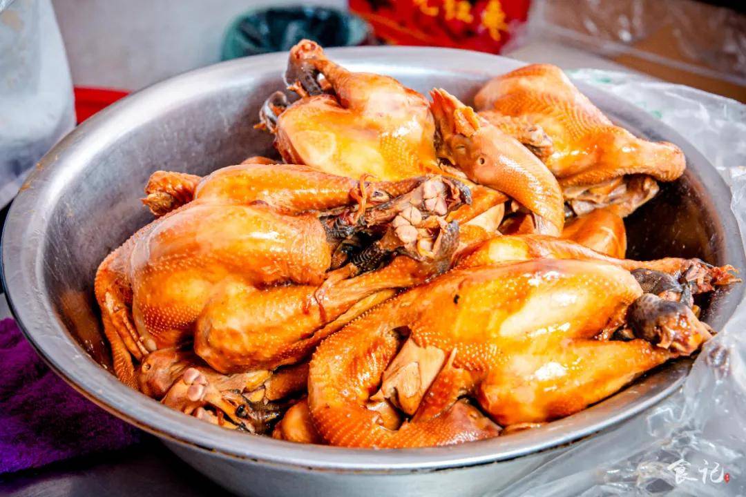 红遍襄州的『扬州香草鸡』大揭秘!火到一天卖出500只,究竟凭什么?