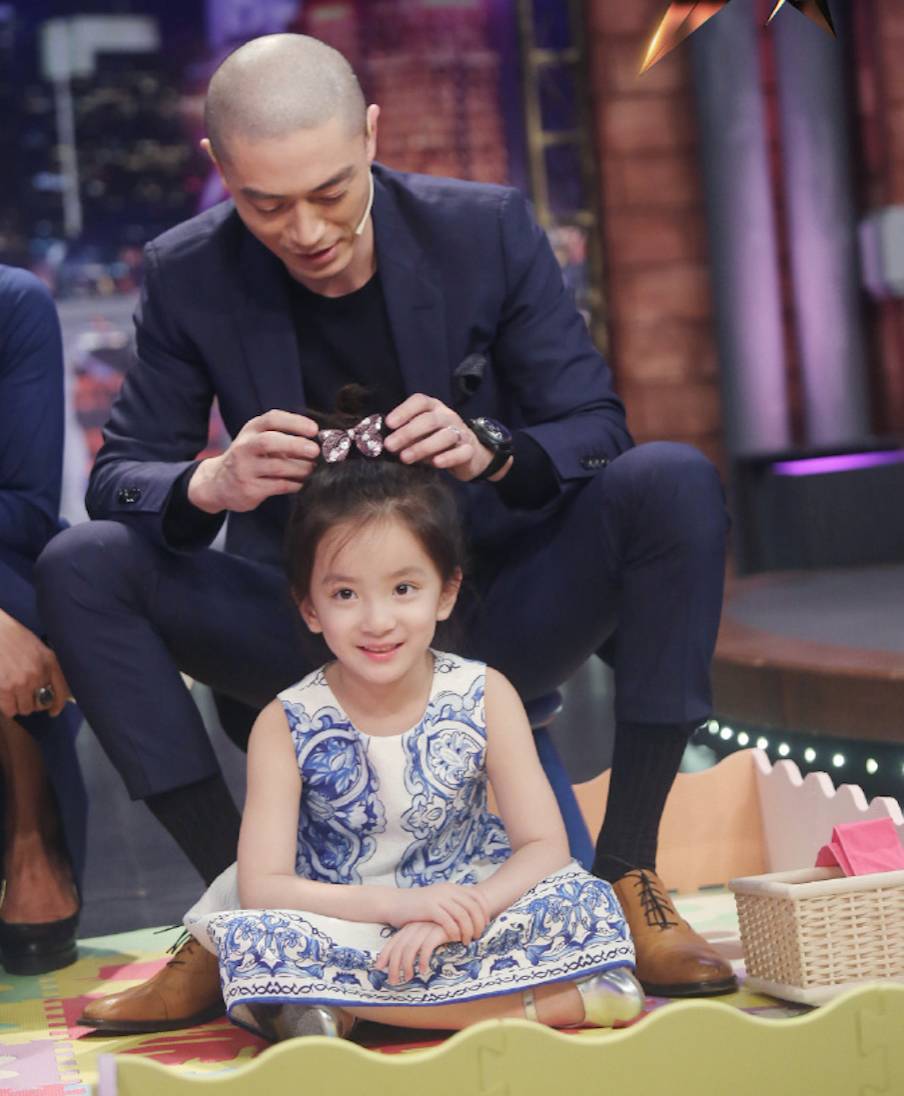 原创罗晋自曝第一次抱女儿很平静其实罗晋特别宠爱女儿