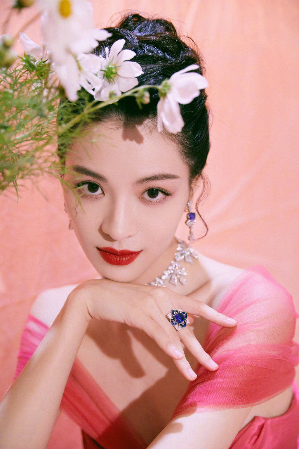 钟楚曦真敢穿这条粉色长裙一般人可驾驭不了