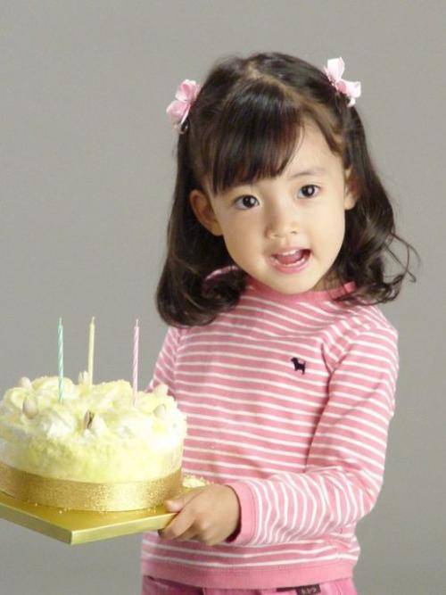 原创小郑多彬从小美到大被称南韩最美童星之一凭人间课堂咖位大升