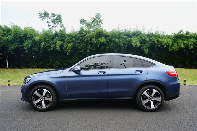 奔驰glc贴膜电光午夜蓝改色电光金属膜