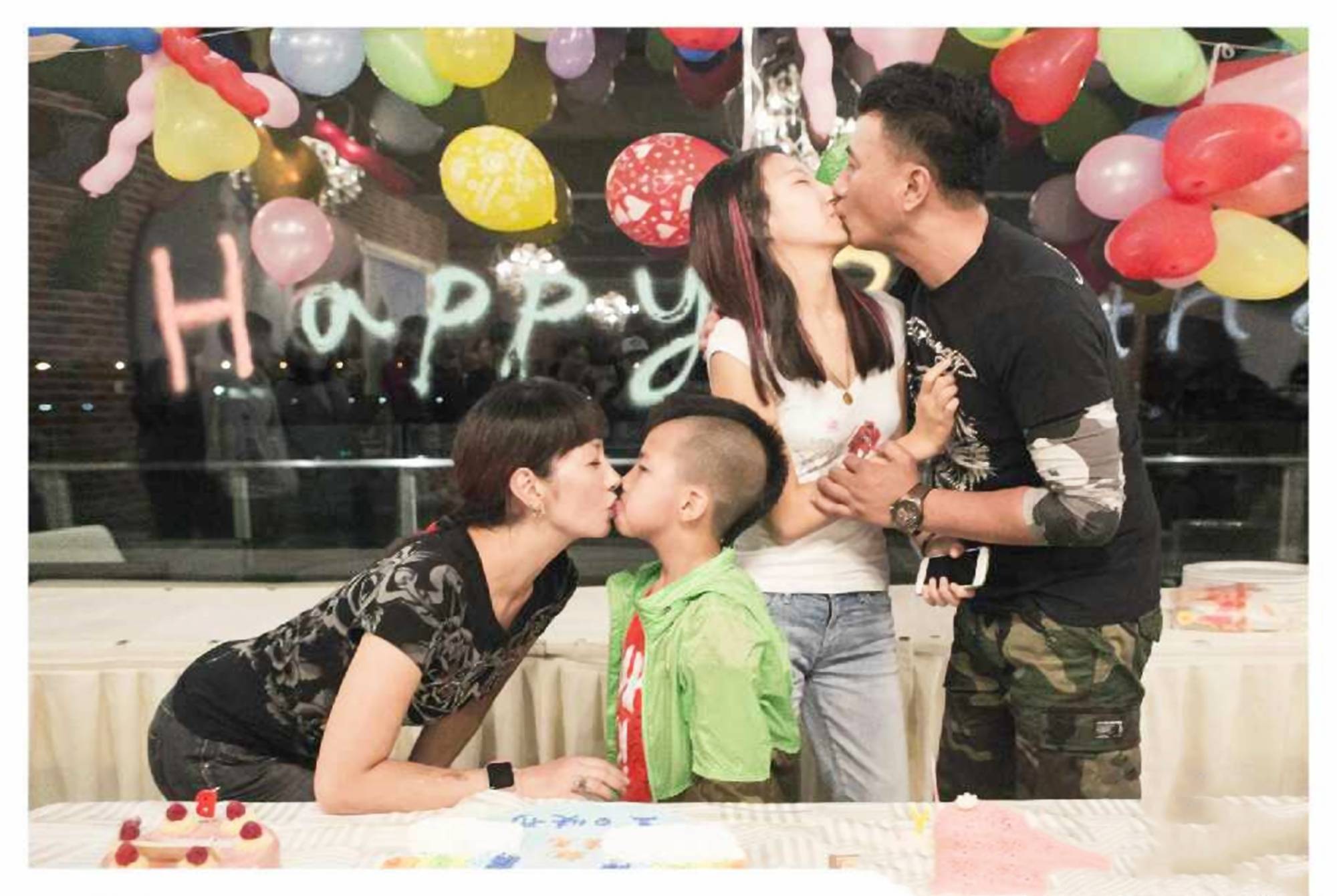 胡军女儿海边照尽显发育19岁身高赶超亲爹遭质疑穿成这样