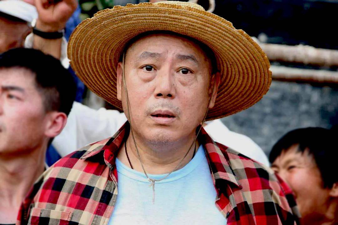 李成儒为何专挑郭敬明的刺儿?仗着财大气粗还是真有艺术实力