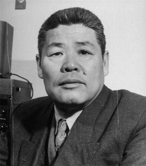 他是国军最惨上将去上海看个牙就成了光杆司令部队被逼投红军