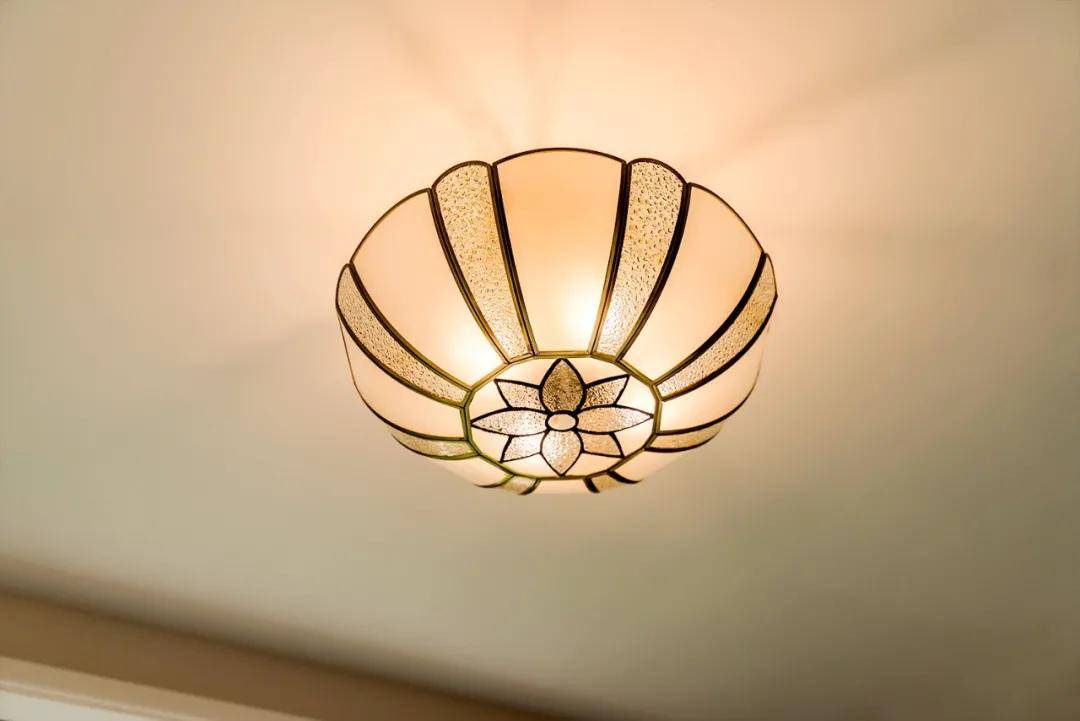 月影灯饰真情回访第三季珠海站黄小姐恰到好处的分寸感