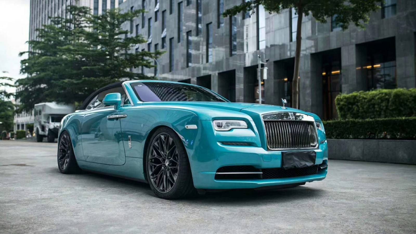 20新款劳斯莱斯曜影现车最新优惠无忧上牌