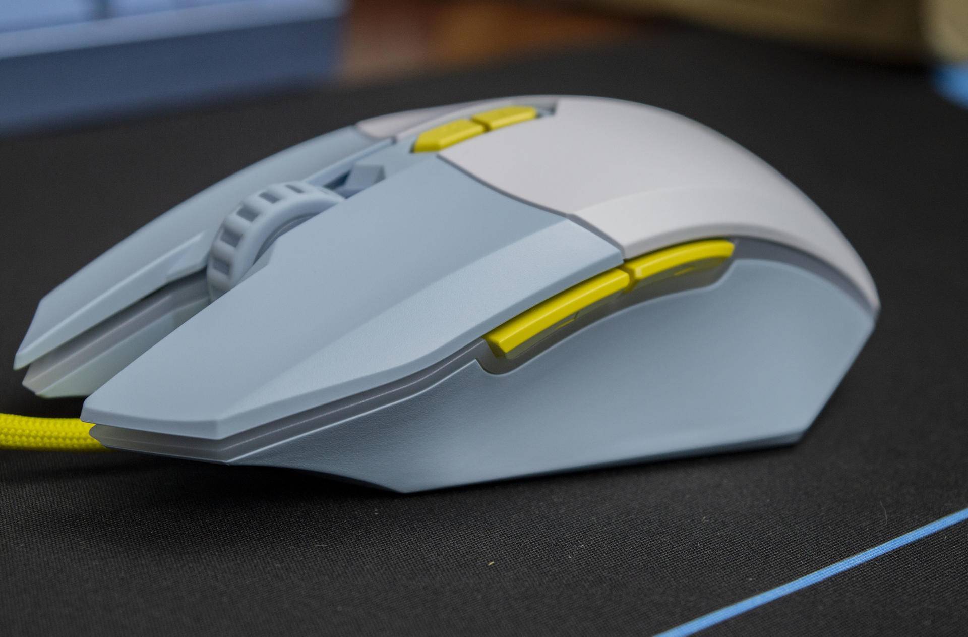 售价149的轻量版牧马人达尔优em910游戏鼠标开箱