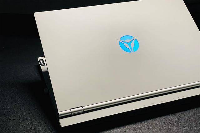 超高颜值游戏本:白色拯救者y7000p现货贵100元值吗?