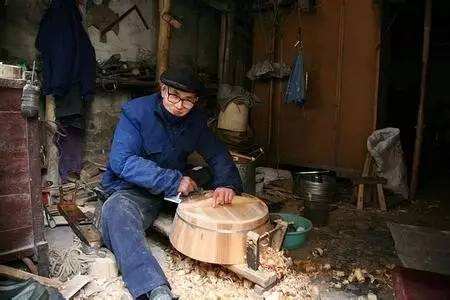 一:皮匠,三个臭皮匠顶个诸葛亮,虽然这句老话后来被证实,三个皮匠指的