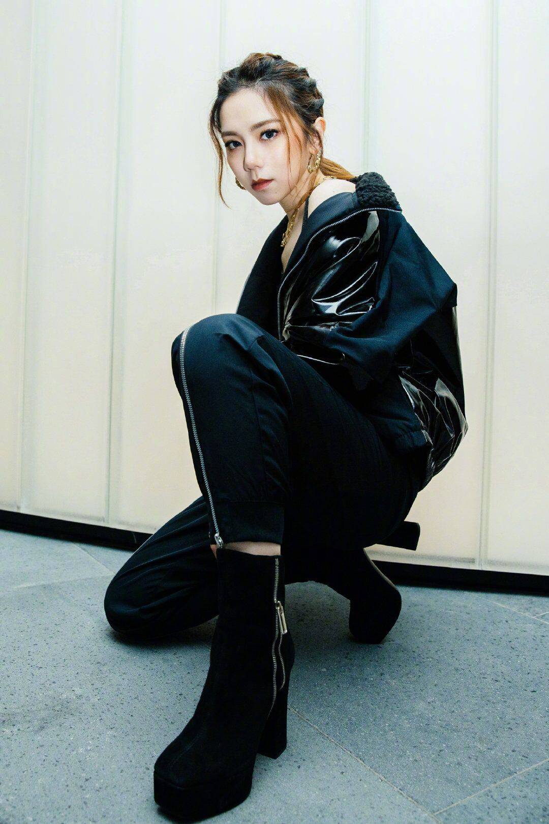 《我们的歌2》中神秘"x"被猜出,不是张艺兴,邓紫棋,是谭咏麟好友