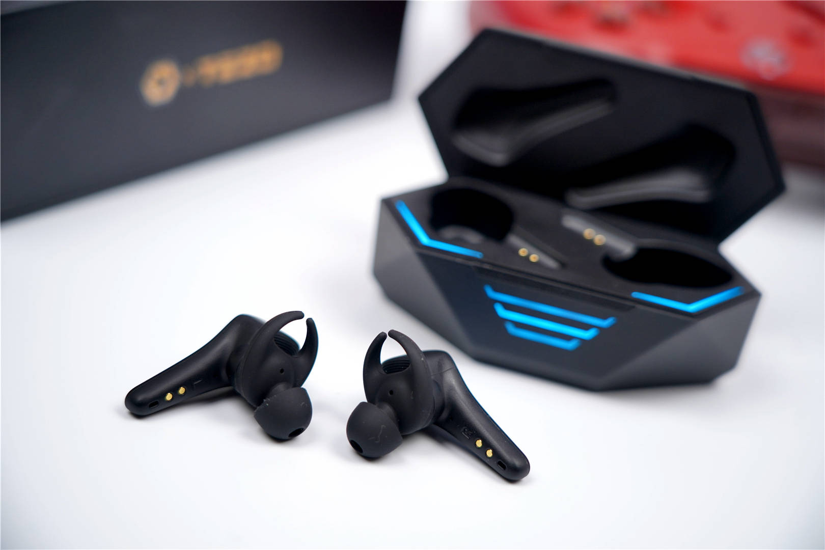 tezospark火花真无线游戏耳机:听声辩位,为战而生!