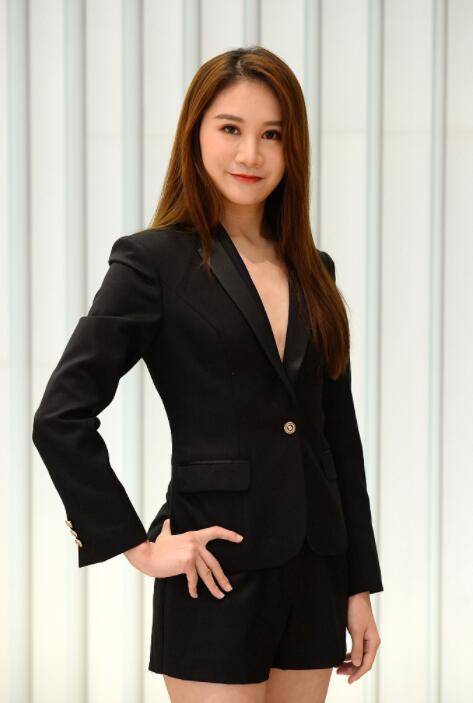 2020亚洲小姐西服化妆造型又美又飒同台竞美性感迷人